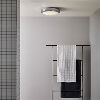 Astro Dakota krom LED plafond lampe i badeværelse
